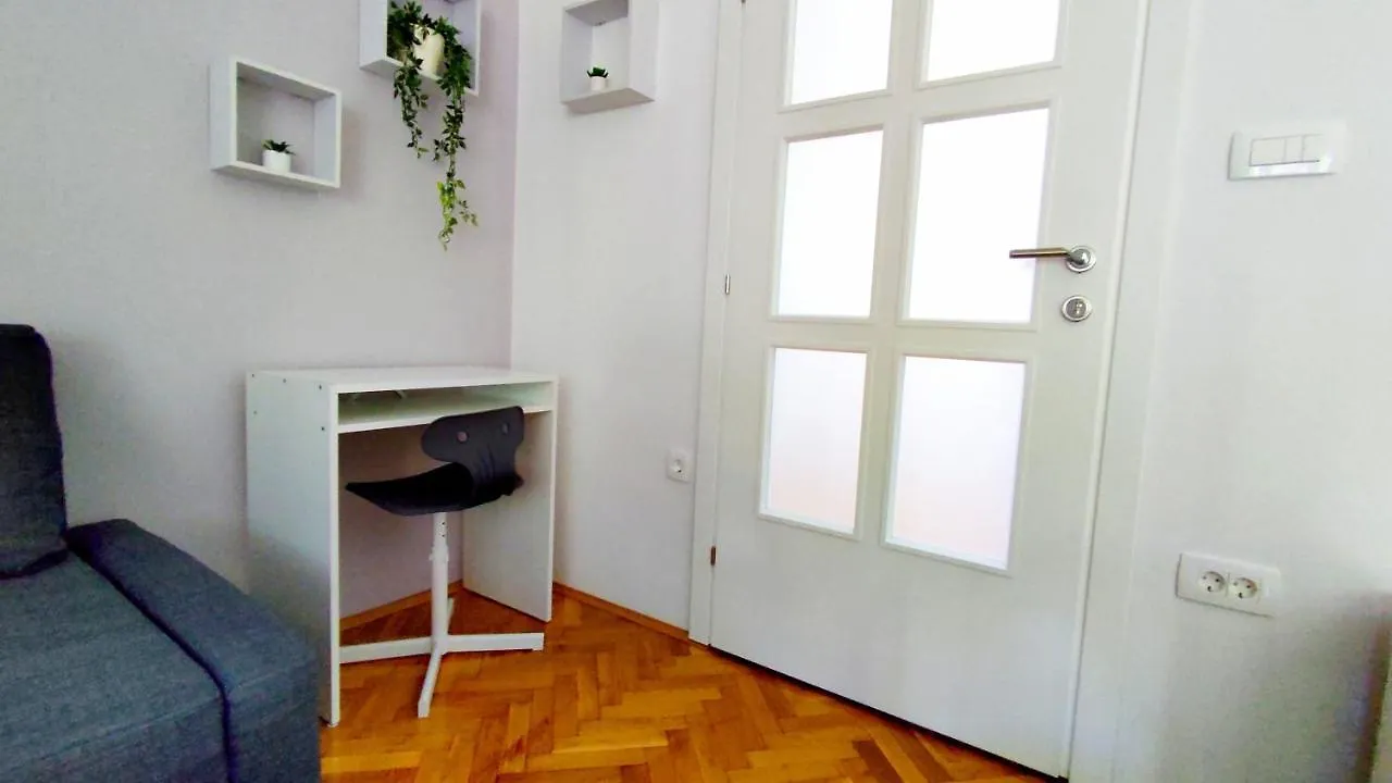 Apartment Tea-2 Donji Okrug  Croatia